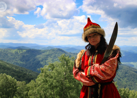 Beata przejęła Ałtaj we władanie :) Ałtaj: Najładniejsze Góry Syberii, lipiec 2017 © B. Cichocka Barents.pl