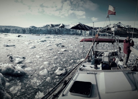 Spitsbergen: śladami polskich stacji polarnych - Hornsund, Calypsobyen, Petuniabukta, Kaffioyra fot. © Roman Stanek, Barents.pl
