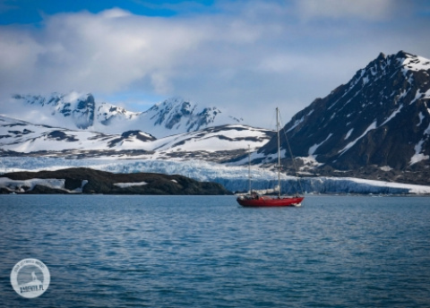 Północny Spitsbergen: wyprawa wzdłuż zachodniego wybrzeża fot. © Roman Stanek, Barents.pl