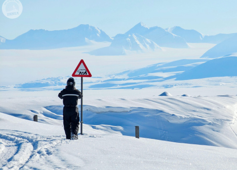 Ekspedycja na skuterach śnieżnych przez Spitsbergen, fot. © Dominik Petelski, przewodnik Barents.pl