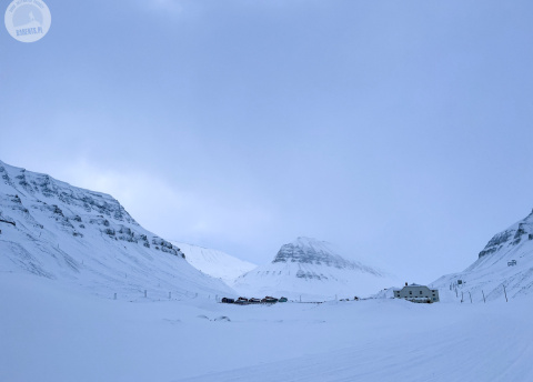 Ekspedycja na skuterach śnieżnych przez Spitsbergen, fot. © Dominik Petelski, przewodnik Barents.pl