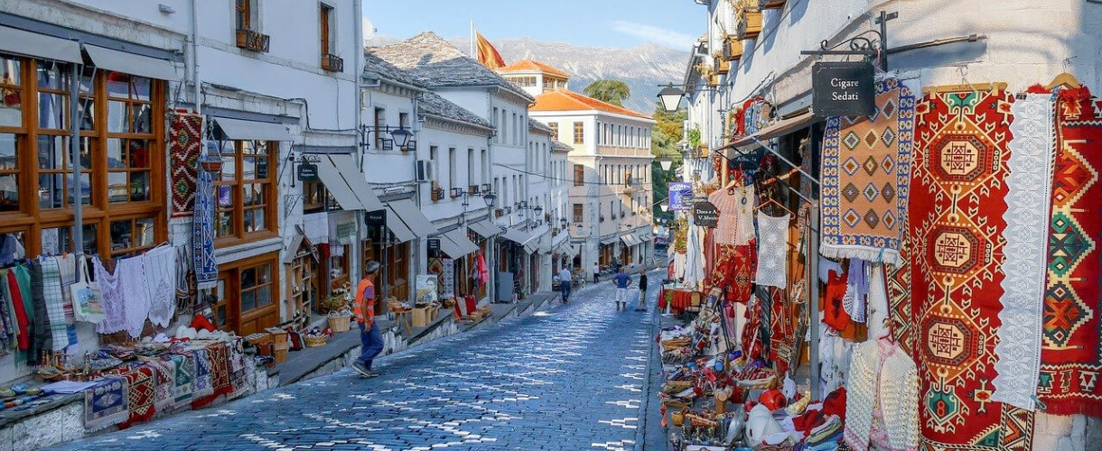 Sylwester w Albanii: Gjirokastër, Berat i wybrzeże Morza Jońskiego, fot.: Leo Zoto dla Barents.pl