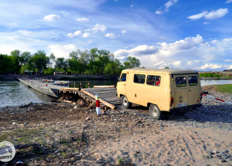 Wyprawa do Mongolii: przez mongolski step i pustynię. Fot. © Ivo Dokoupil, Zdenek Vacha dla Barents.pl