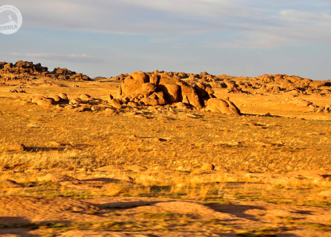 Wyprawa do Mongolii: przez mongolski step i pustynię. Fot. © Ivo Dokoupil, Zdenek Vacha dla Barents.pl