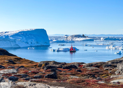 Wycieczka na Grenlandię: Nuuk, Maniitsoq i góry lodowe Ilulissat fot. © Alek Styrna, pilot Barents.pl